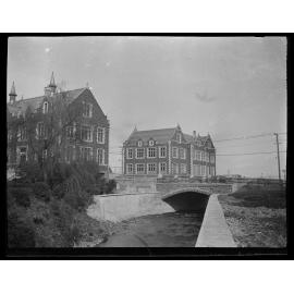 Union Street bridge, University of Otago