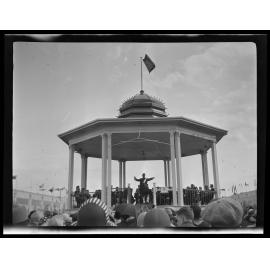 Exhibition band rotunda