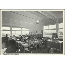 Children in classroom at Tahuna Intermediate School