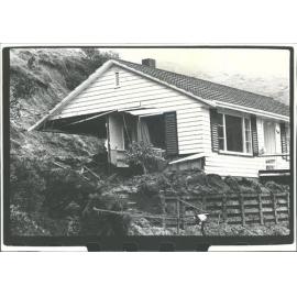 Home of Mr and Mrs Roger Tobin, Bay View Road, Clifton