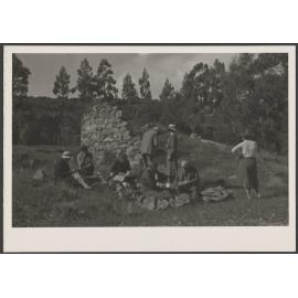 Group of people at old Hallenstein's Mill