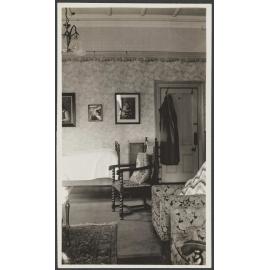 Interior, Bankton