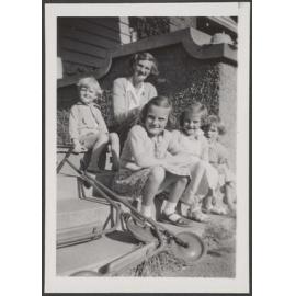 Elizabeth Thompson and her four children