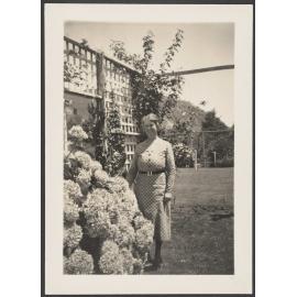 'Carty looking across the tennis [?] court. Awful of me'