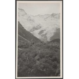 Two men and a girl with Minarets in the background [Hyam Brasch, Mr Freeman, Miss Freeman?]