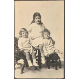 'Charles and Lesley from Auntie Kate, Elespie, Eunoe, Tim'