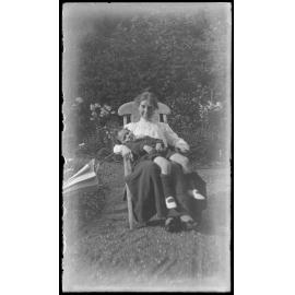 Unidentified woman and Lesley Brasch