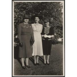 'Claire Michaelis, Joan, Phillipa H at Eunoe's wedding'