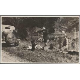Picnicking by the roadside near Roxburgh