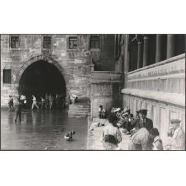 Forecourt of the Yeni Cami
