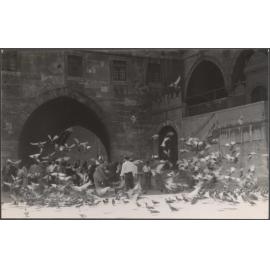 Forecourt of the Yeni Cami