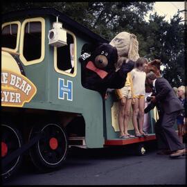 'Cookie Bear Flyer' float at the Oval, Dunedin