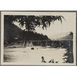 Kawarau Falls Bridge construction