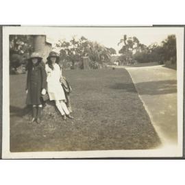 Lesley Brasch [?] and unidentified girl