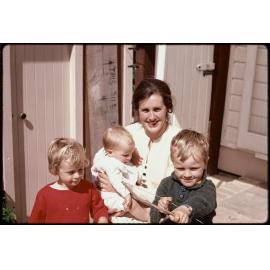 Elizabeth Hanan with children Alison, Judith, and David