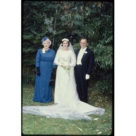 Elizabeth Hanan (Walsh) on her wedding day, with her parents Lady Enid and Sir John Walsh