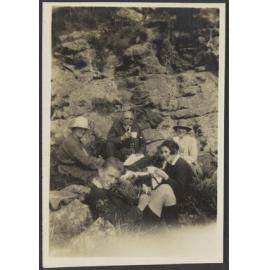 Willi Fels, Lesley Brasch, an unidentified boy and two unidentified women having a picnic