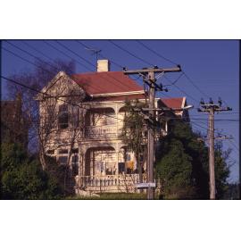 Student flat at the corner of Lovelock Avenue and Dundas Street