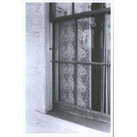 Note very fine wooden  playing bars. Also blocking of channel to stop upper sash being fully lowered on frontage windows