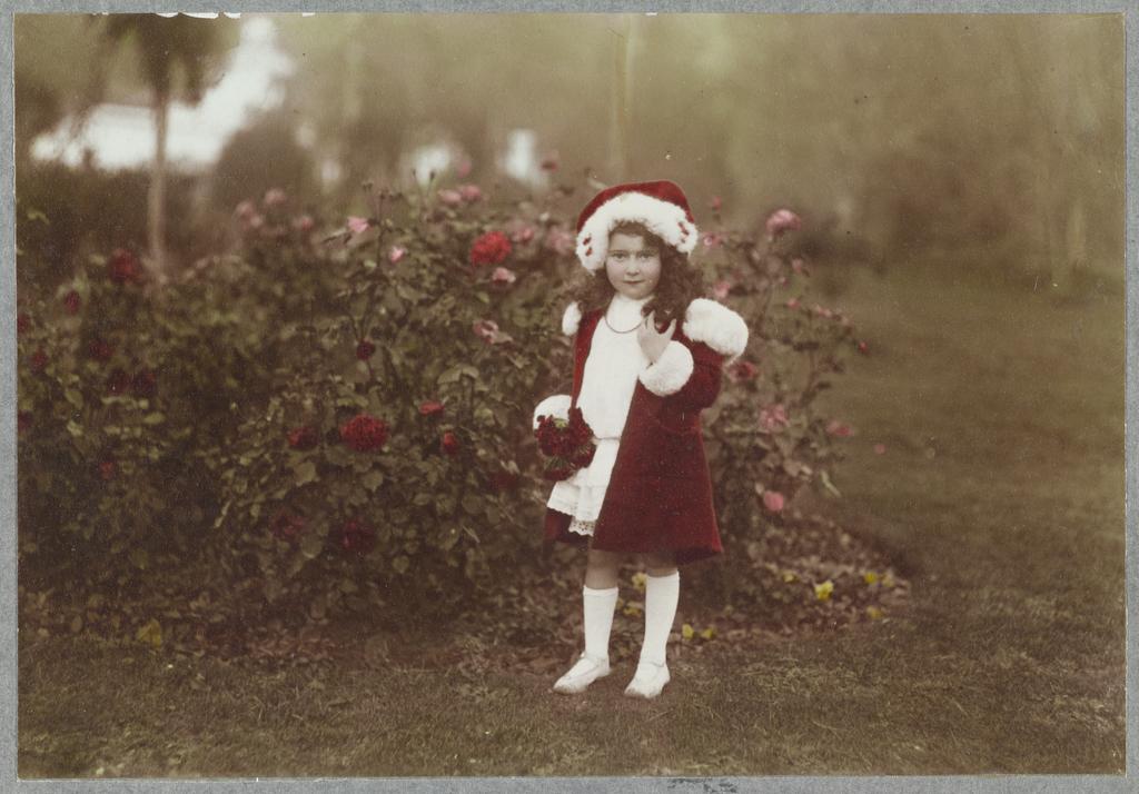 'Studies in Colour Photography' photograph album - P1968-001/3