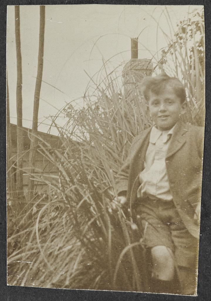 Rodney Kennedy, 129 Maclaggan Street