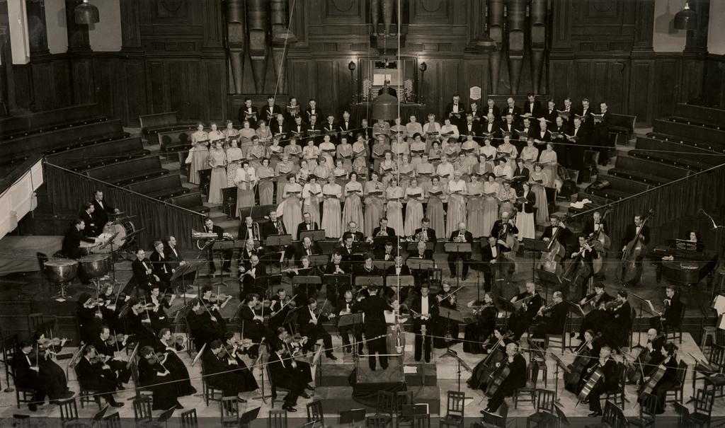 Dunedin Choral Society performing 'Sea Symphony' in the Dunedin Town Hall