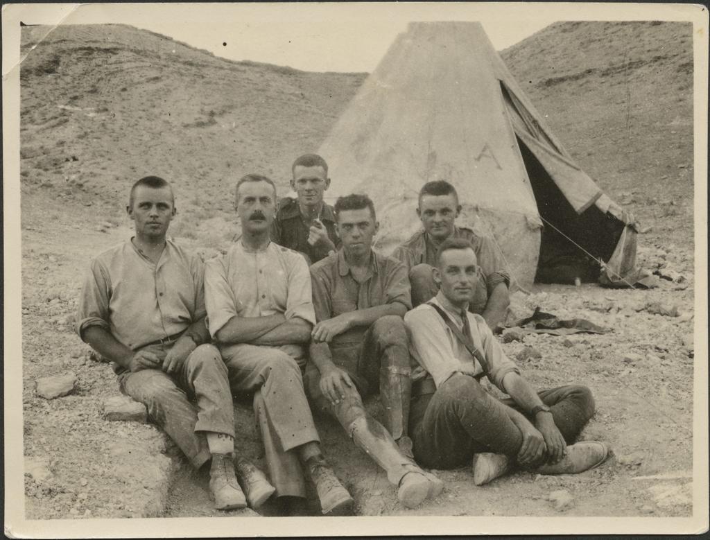 Trotter, Alexander Meiklejohn, Dr : War diaries, photographs, and related papers