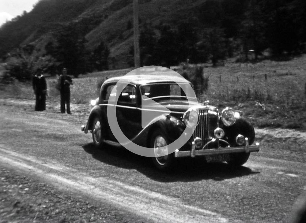 Film relating mainly to North Island travel